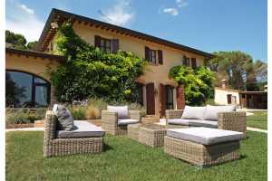 Book now your holiday in Umbria in this wonderful private villa with swimming pool in Todi in the province of Perugia in Umbria, now rent the villa