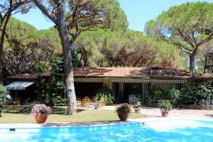 Book now your holiday in Roccamare in Tuscany in this wonderful private villa just a few steps from the sea on Roccamare, Tuscany, rent this villa wit